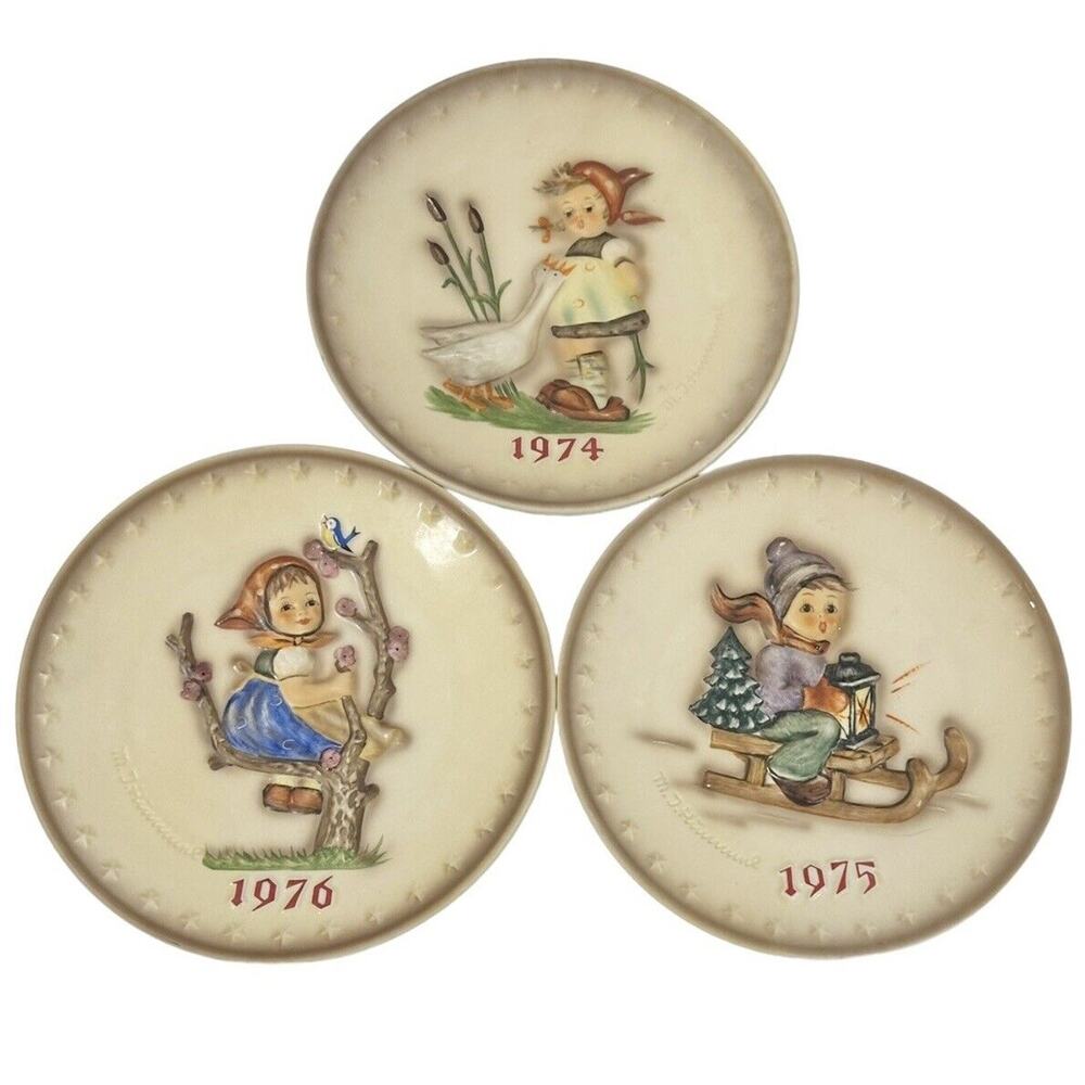 Goebel Hummel Annual Collector Plates 3D In Bas Relief In Box 1974 1975 197